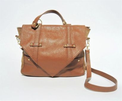 FURLA, RUE PRINCESSE
Petit SAC en cuir grainé...
