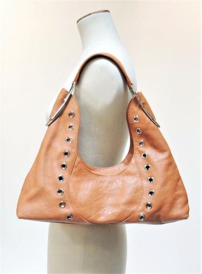 FURLA, RUE PRINCESSE
Petit SAC en cuir grainé...