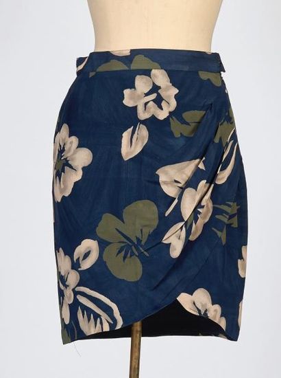 MAX MARA, INFINITF
DEUX PANTALONS en laine...