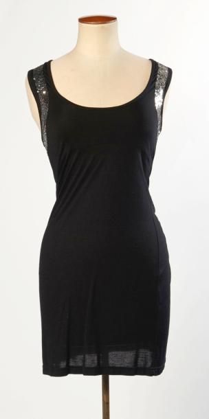 GUESS, LOVE, ANONYME
ROBE en rayonne mélangée...