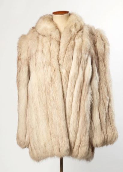 ANONYME Vintage 
VESTE en renard bleu allongé,...
