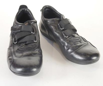 JEAN CLAUDE MONDERER, PRADA
DEUX PAIRES DE...