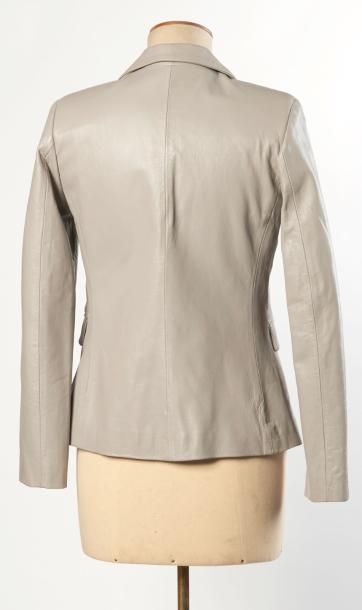 FACADE ST TROPEZ, TARA JARMON
VESTE en cuir...