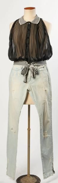 IRO, ARMANI JEANS
JEAN en denim used et vieilli...