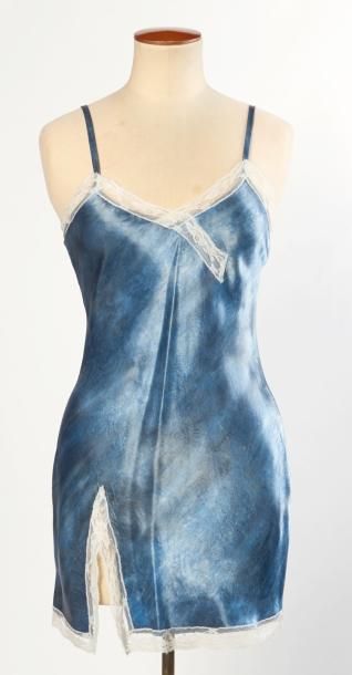 JAD
QUATRE ROBES-COMBINAISON en acétate stretch...
