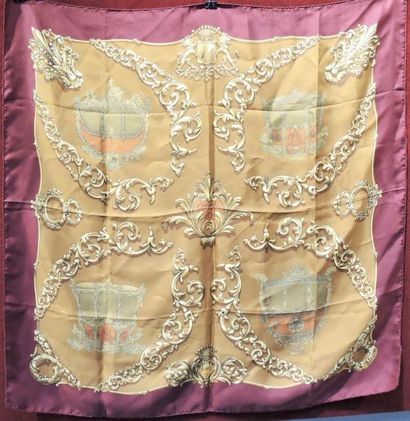 HERMES Paris Vintage 
CARRE en twill de soie...