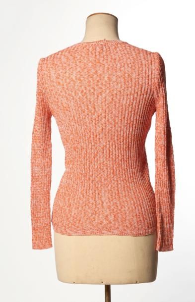COURREGES Circa 1980
CARDIGAN en tricot acrylique...