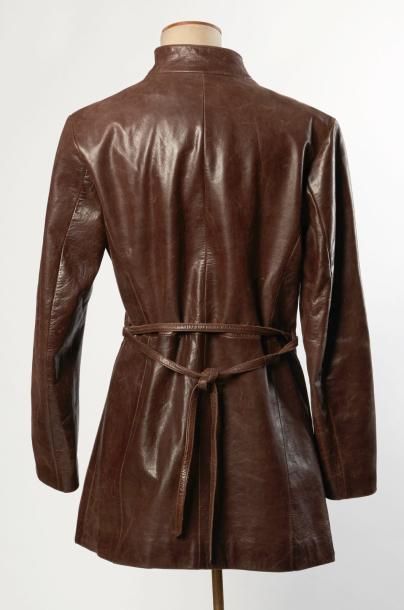 FOREST Vintage
ROBE-MANTEAU en buffle patiné...