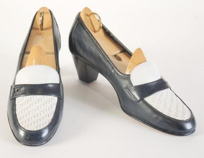 CHARLES JOURDAN Vintage, BALLY Vintage
PAIRE...