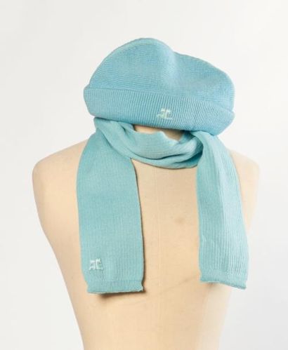 COURREGES Circa 1980
BONNET ET SON ECHARPE...