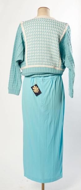 COURREGES PARIS circa 1980, LEONARD Vintage
PULL-OVER...