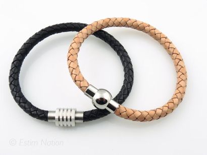 LOT BRACELETS CUIR
Deux bracelets en cuir...