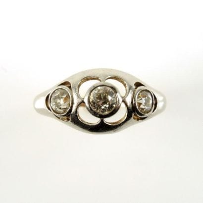 BAGUE OR ET DIAMANTS VERS 1900
Bague bandeau...