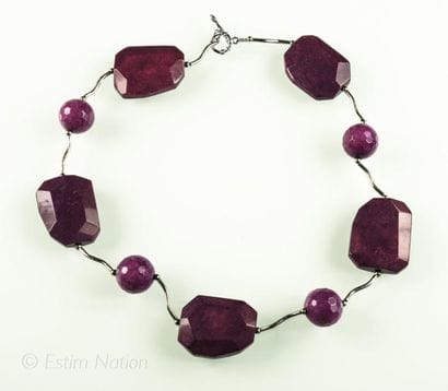 COLLIER JADEITE
Collier moderniste en métal...