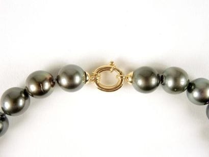 COLLIER PERLES TAHITI
Collier composé de...