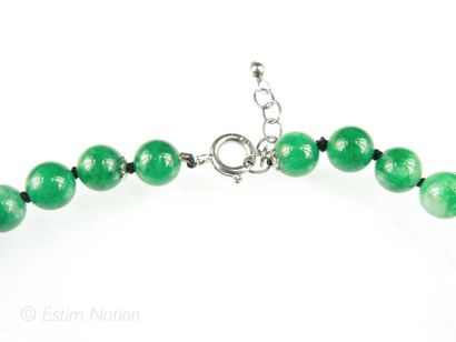 COLLIER JADE
Collier composé de perles de...