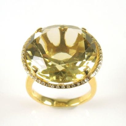 BAGUE QUARTZ LEMON
Bague en argent doré 925/°°...