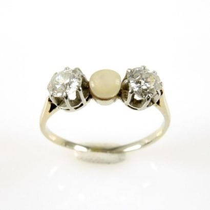 BAGUE TRILOGIE OR PLATINE ET DIAMANTS VERS...