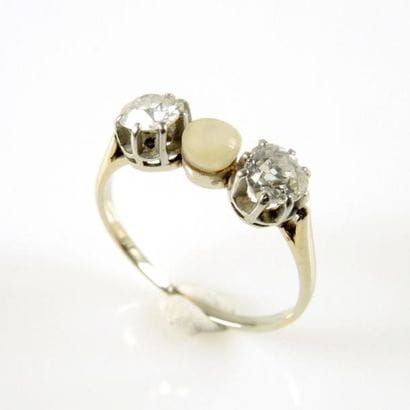 BAGUE TRILOGIE OR PLATINE ET DIAMANTS VERS...