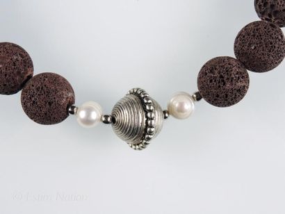 COLLIER ETHNIQUE
Collier composé de boules...
