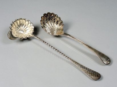 2 CUILLERS DE SERVICE ARGENT
Lot de 2 cuillers...