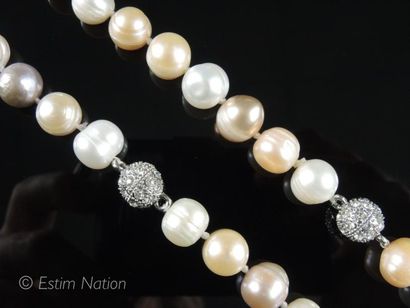 COLLIER PERLES
Collier composé de perles...