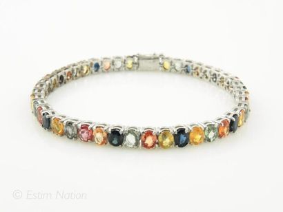 BRACELET SAPHIRS
Bracelet articulé en argent...
