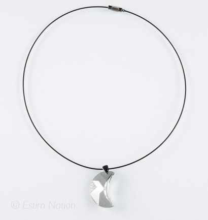 COLLIER PENDENTIF CRISTAL
Collier ras de...