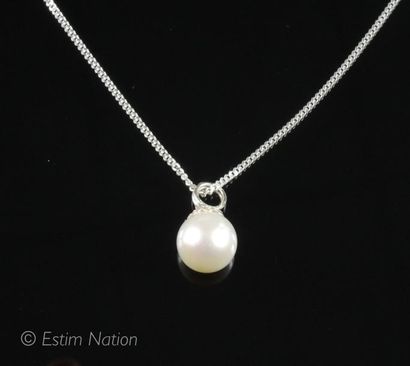 COLLIER PERLE
Collier en argent 925/°° retenant...
