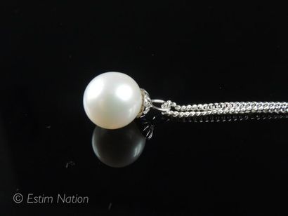 COLLIER PERLE
Collier en argent 925/°° retenant...