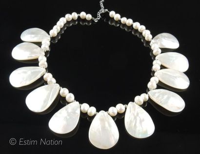 COLLIER NACRE
Collier ''dit de la mariée''...