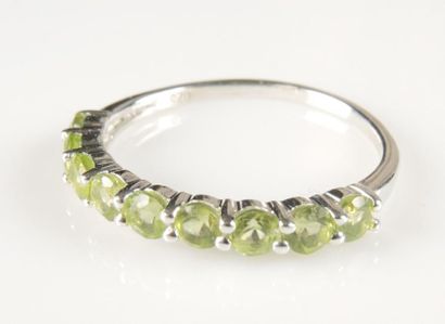 BAGUE PERIDOTS
Bague en argent 925/°° serti...