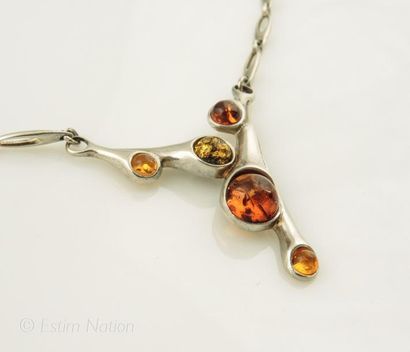 COLLIER AMBRE
Collier en argent 925/°° maille...