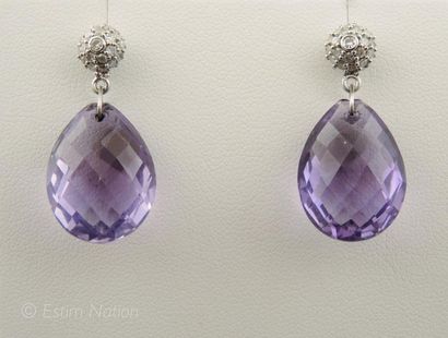 BOUCLES D'OREILLES AMETHYSTES DIAMANTS
Paire...