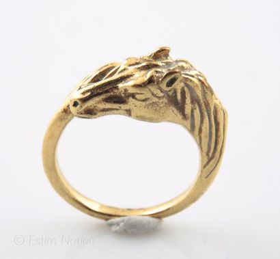 BAGUE ''TÊTE DE CHEVAL'' EN PLAQUÉ OR
Bague...