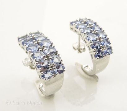 BOUCLES D'OREILLES TANZANITES
Paire de boucles...