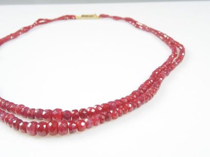 COLLIER RUBIS
Collier à deux rangs de perles...