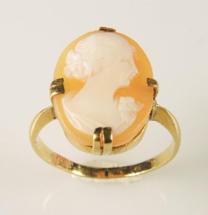 BAGUE CAMÉE ET OR
Bague en or jaune 18K (750°/00)...