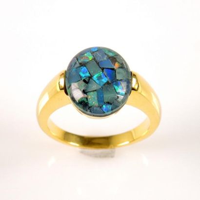 BAGUE OPALE
Bague en argent doré 925/°° centrée...