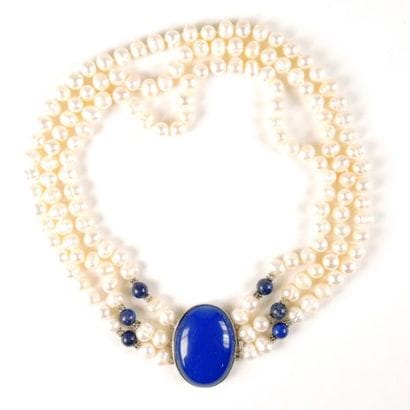 COLLIER PERLES AGATE
Collier composé de 3...