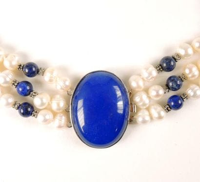 COLLIER PERLES AGATE
Collier composé de 3...