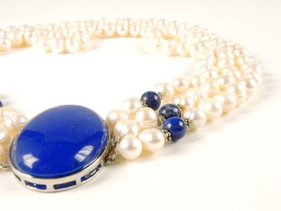 COLLIER PERLES AGATE
Collier composé de 3...