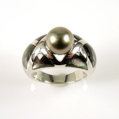 BAGUE PERLE TAHITI NACRE
Bague en argent...