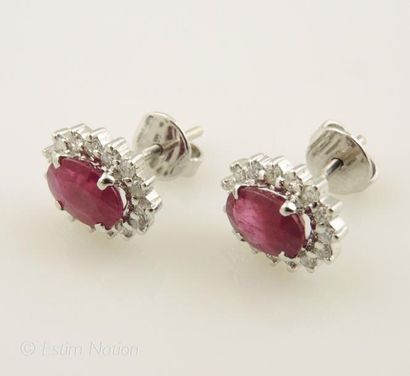 BOUCLES D'OREILLES RUBIS DIAMANTS
Paire de...
