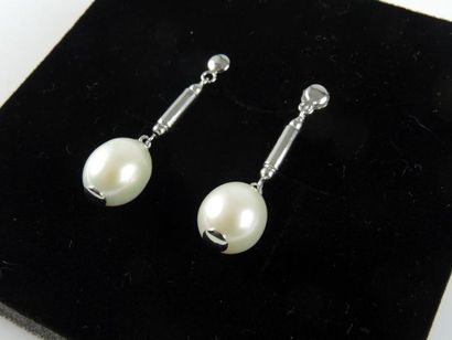 Paire de boucles d'oreilles en argent 925/°°...