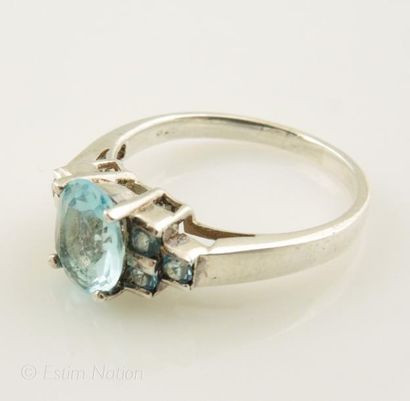 BAGUE PIERRES BLEUES
Bague en argent 925/°°...