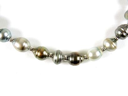 COLLIER PERLES TAHITI
Collier composé de...
