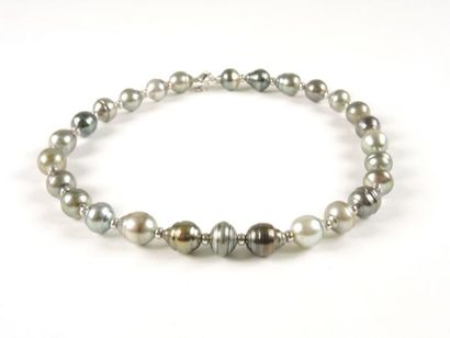 COLLIER PERLES TAHITI
Collier composé de...