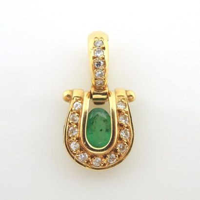 Pendentif en or jaune 18K 750/°° présentant...