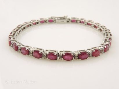BRACELET RUBIS DIAMANTS
Bracelet articulé...